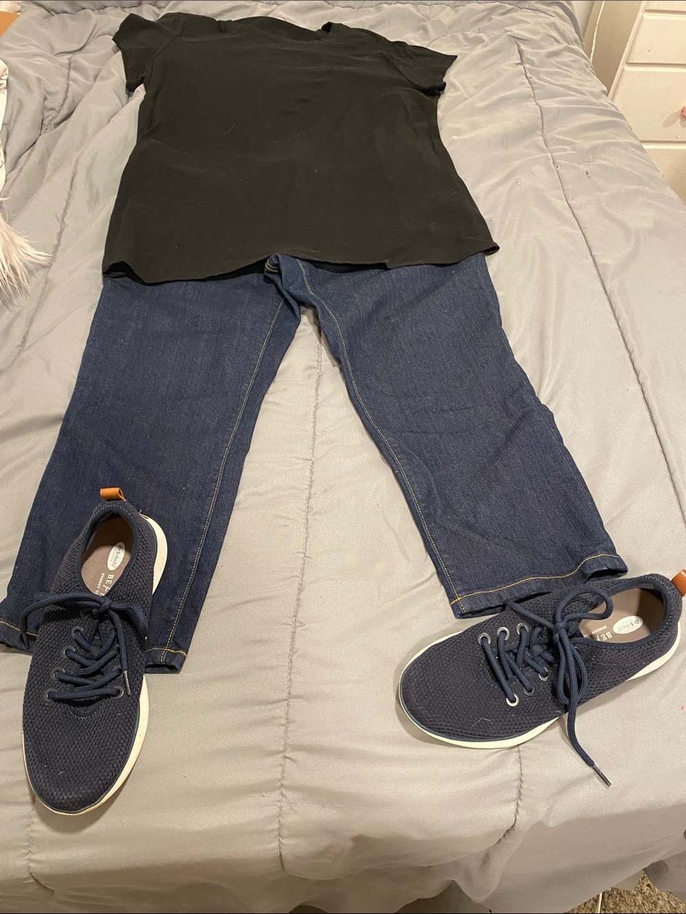 3 SET BUNDLE. CAPRIS sz 10, Black shirt sz XL, Dr.SCHOLLS Sneaker 8